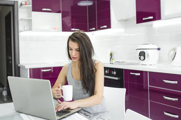 Young Attractive Woman Working Kitchen Background Female Working Computer Morning — 스톡 사진