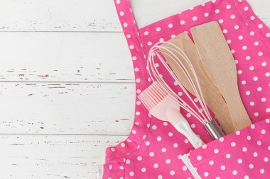 Fırın aksesuarları. Mutfak. Mutfak şeyler düz yatıyordu atış. Hizmetçi aletleri. Pişirme araçları üst görünüm.