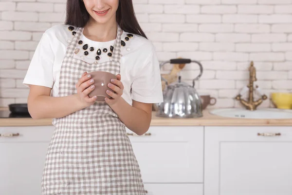 Wanita Muda Dapur Ibu Rumah Tangga Cantik Rumah — Stok Foto