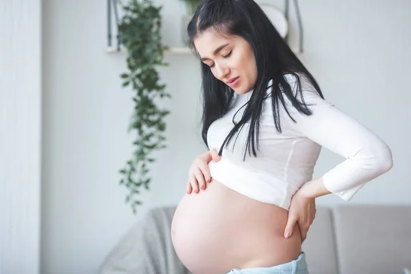 Une Femme Enceinte Mal Dos Attendre Une Femme Souffrant Douleur — Photo