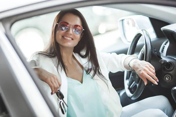 Attractive Young Woman Driving Car Fancy Woman Automobile Rich Adult — Stock Photo, Image