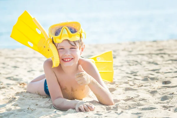 Schattig Klein Kind Het Strand Mooie Jongen Buurt Van Vater — Stockfoto