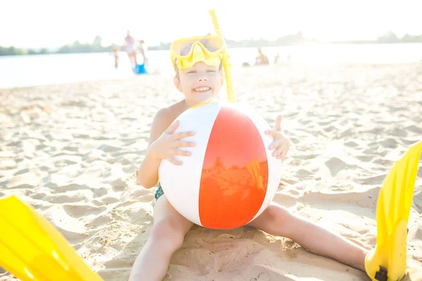 Schattig Klein Kind Het Strand Mooie Jongen Buurt Van Vater — Stockfoto