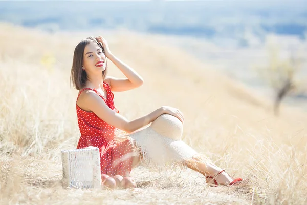 Young Beautiful Woman Portrait Outdoors Juicy Summer Autumn Background Female — Stock Photo, Image