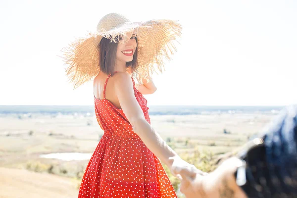 Junge Schöne Frau Porträt Freien Auf Saftigen Sommer Oder Herbst — Stockfoto