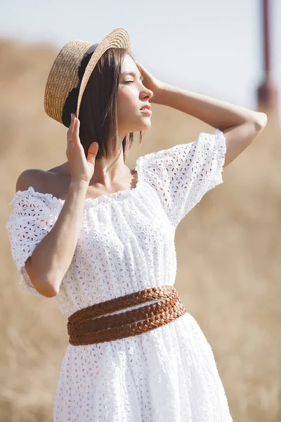 Mooi Vrouwenportret Mooie Dame Buiten — Stockfoto