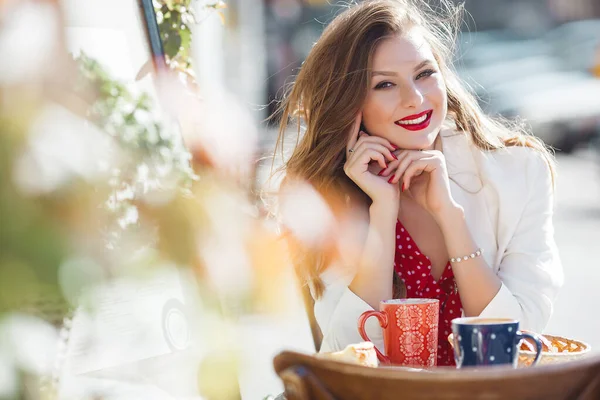 Mujer Joven Muy Atractiva Aire Libre Primer Plano Retrato Encantadora — Foto de Stock