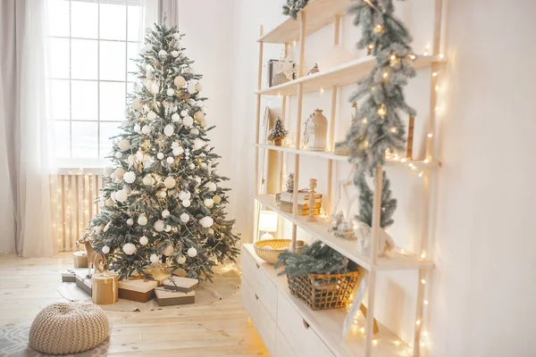 Fondo Del Árbol Navidad Primeros Planos Espuelas Con Decoración Hecha — Foto de Stock