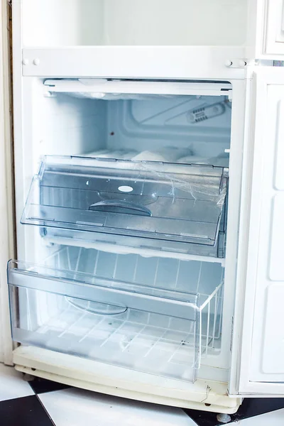 Broken Fridge Defrosted Refrigerator Open Freezer — Stock Photo, Image