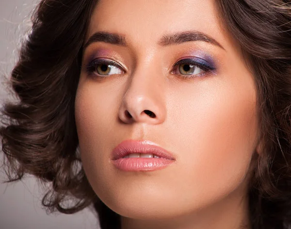 Retrato Mujer Con Maquillaje Profesional Corte Pelo —  Fotos de Stock