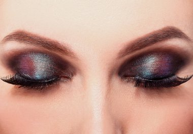 yukarı yapmak ile kapalı kadın göz yakın çekim