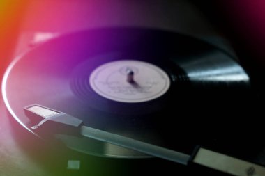 Masa vintage üzerinde eski gramofon
