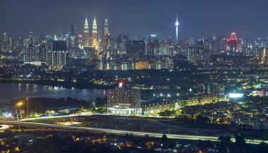 Panorama cityscape görünümü ortasında Kuala Lumpur şehir merkezi, Malezya . 