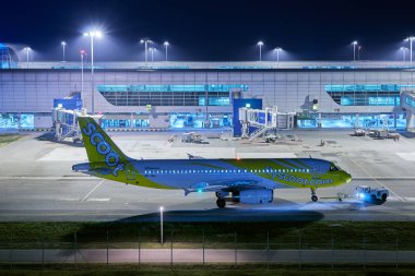 Kuala Lumpur, Malezya, 21 Haziran 2018: uçak kalkış alanı Sepang, Selangor, Malezya yeni uluslararası havaalanında Klia2 sıraya .