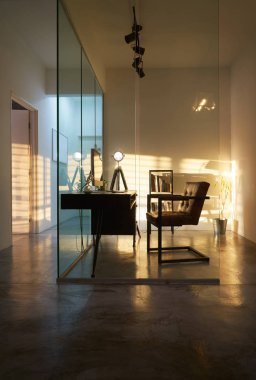 SOHO ofis iç günbatımı altın saat ışık ve gölge, loft tarzı iç tasarım