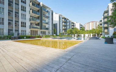 Açık hava tesisleri, yeni düşük enerjili evlerin dış cephe ile modern konut