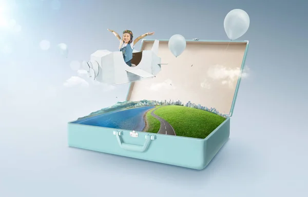 Little Asian Girl Enjoy Fantasy Cardboard Plane Fly Floating Open — Stock Photo, Image