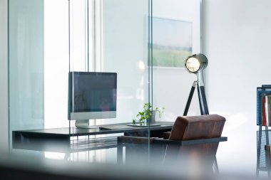 Bulanık ve ufuk Ofis İşyeri ile arka plan arka plan kullanarak ticari işletme reklamları için 