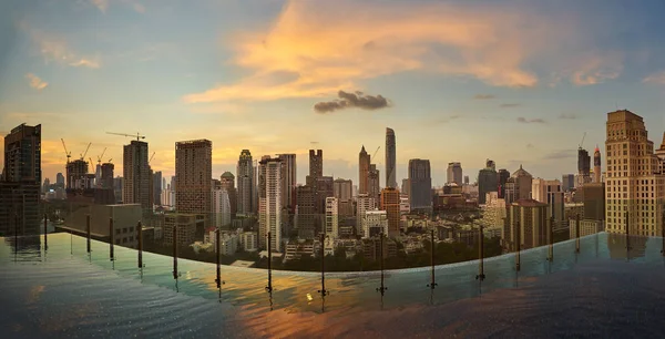 Bangkok Vackra Twilight Solnedgången Med Skyscrapesr Affärsdistriktet Bangkok Thailand Vidvinkel — Stockfoto