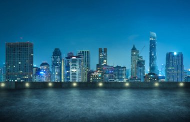 Bangkok kentsel cityscape manzarası gece sahne ile en üst katta boş: açık