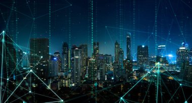 Kablosuz ağ ve 5g bağlantı teknolojisi ile akıllı şehir. Gece Bangkok şehir arka plan .