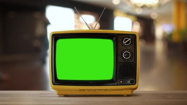 Selective Focus Retro Green Screen Blurred Background — Stock Video