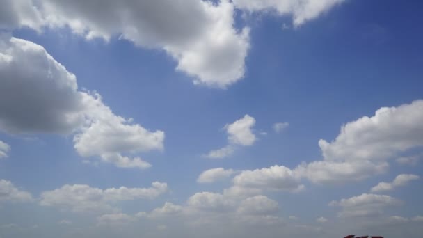 Χαμηλή Γωνία Θέα Όμορφη Συννεφιά — Αρχείο Βίντεο