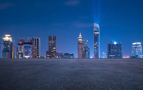 Bangkok Paisaje Urbano Skyline Escena Nocturna Con Piso Asfalto Vacío —  Fotos de Stock