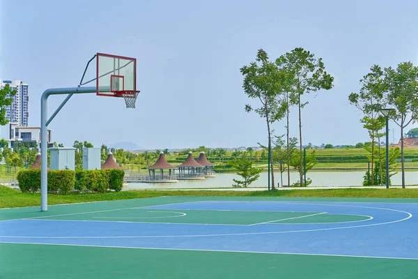 Open Air Basketballfeld Unter Sonnigem Himmel Gesunder Lebensstil Sport Hintergrund — Stockfoto