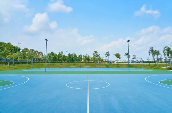 Outdoor Open Basketball Court Sunny Sky Healthy Lifestyle Sport Background — Stock Photo, Image