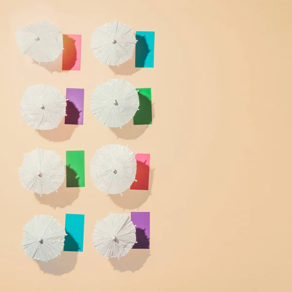 Top View Pastel Sand Beach White Sun Umbrellas Colorful Beach — Stock Photo, Image