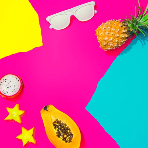 Diseño Tropical Creativo Con Frutas Tropicales Hojas Coloridos Papeles Vivos — Foto de Stock