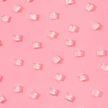 Pastel pembe arka plan küpleri desen buz. En az yaz içki kavramı 
