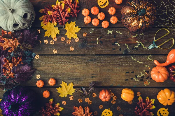 Creative Autumn Halloween Layout Leaves Pumpkins Dark Wooden Background — Stock Photo, Image