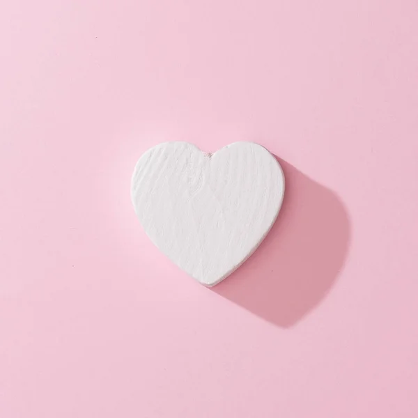 White Heart Pink Background Minimal Love Flat Lay — Stock Photo, Image