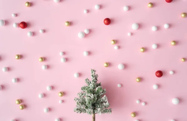 Nytt Part Gratulationskort Med Julgran Och Glitter Dekoration Bollar Rosa — Stockfoto