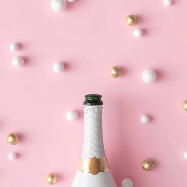 Biglietto Auguri Nuovo Anno Con Bottiglia Champagne Palline Glitter Sfondo — Foto Stock