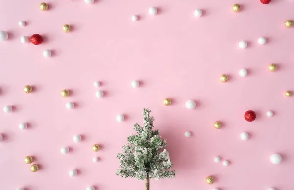 Tarjeta Felicitación Fiesta Año Nuevo Con Árbol Navidad Bolas Decoración — Foto de Stock