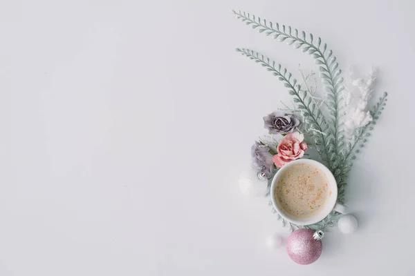 Creative Winter Natural Composition Flowers Coffee Cup Christmas Balls Table — Stock Photo, Image