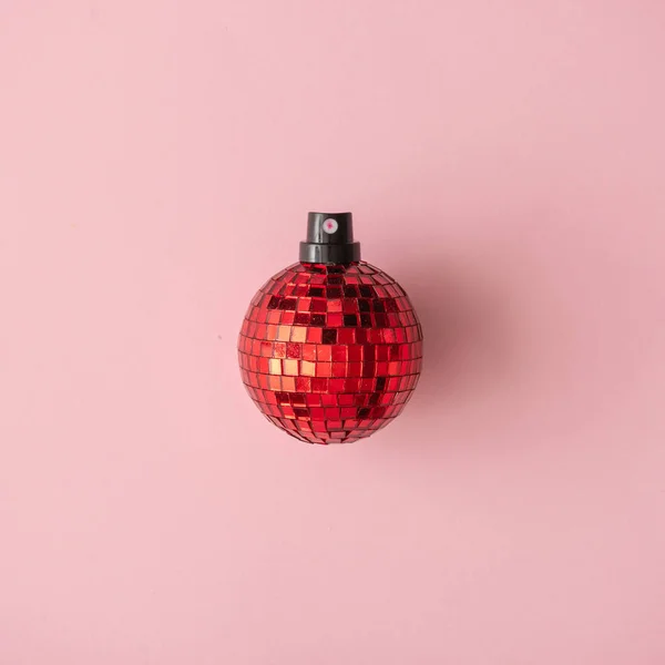 Disco Bal Decoratie Met Lakspuitbus Kleur Dop Minimale Partij Concept — Stockfoto
