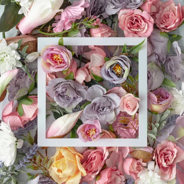 Composição Mola Feita Com Flores Coloridas Com Moldura Tempo Conceito — Fotografia de Stock
