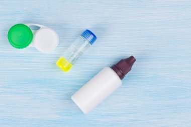 Vizyon düzeltilmesi için objektifler ve araç yıkama depolama konteynerler