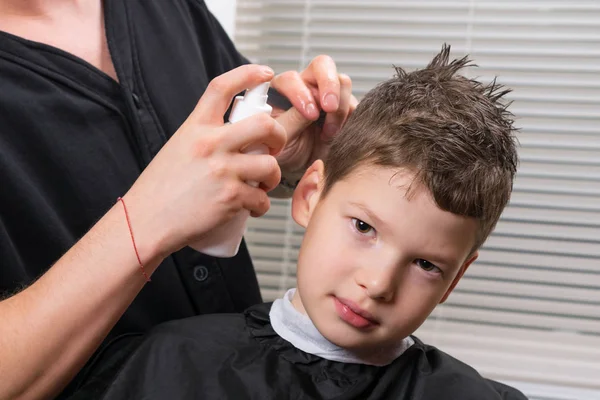 Hairdresser Moistens Boy Hair Sprayer Haircut — Stock Photo, Image