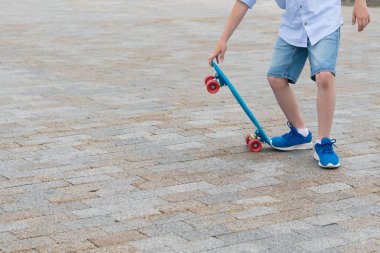 asvalte güzel çocuk kaykay hile yok