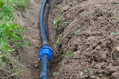 nargile dünyanın kazılan çukurda yatıyor