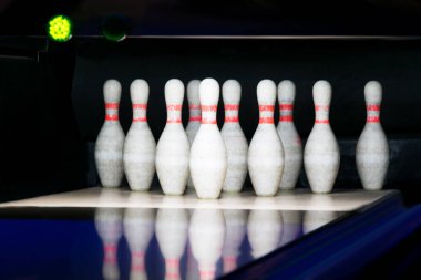 On PIN bowling salonu arka plan, gece lambası