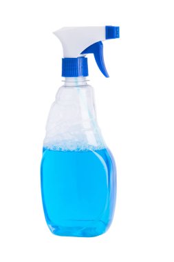 beyaz izole pencere yıkama için bir şişe mavi sıvı