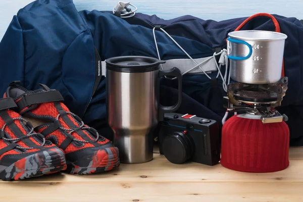 Conjunto Para Turismo Extremo Coletado Fundo Azul — Fotografia de Stock