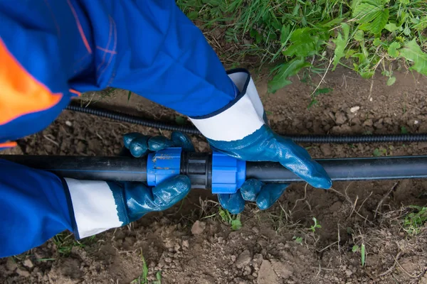 Händer Arbetar Kontrollerar Närbild Rätt Anslutning Polypropylen Röret Ansluta Vatten — Stockfoto