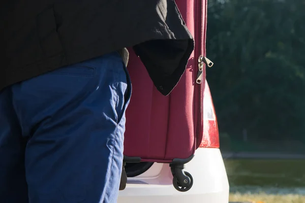 Driver Puts Suitcase Trunk Things Rest — Stock Photo, Image